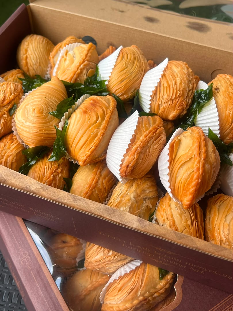 Premium Ready-to-Eat Box (30 Pieces)