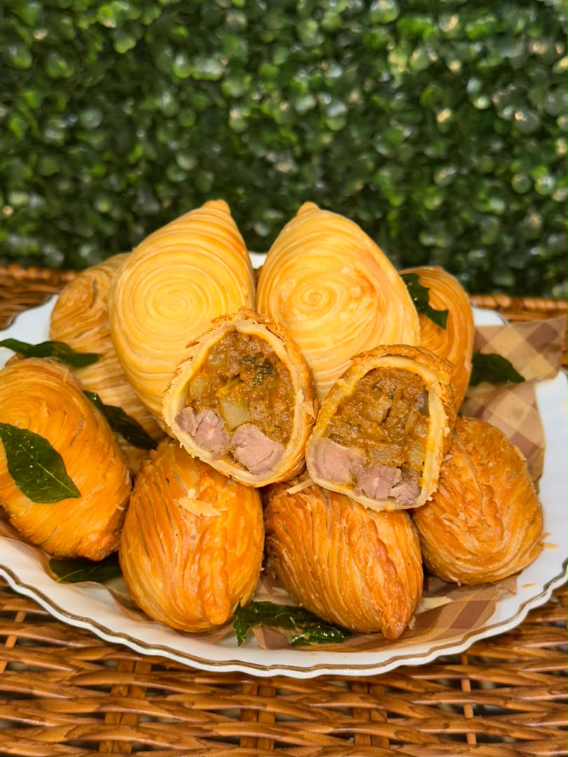Karipap Pusing Frozen Daging
